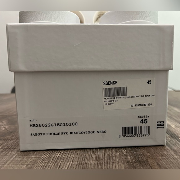 Moschino slides - Picture 7 of 9